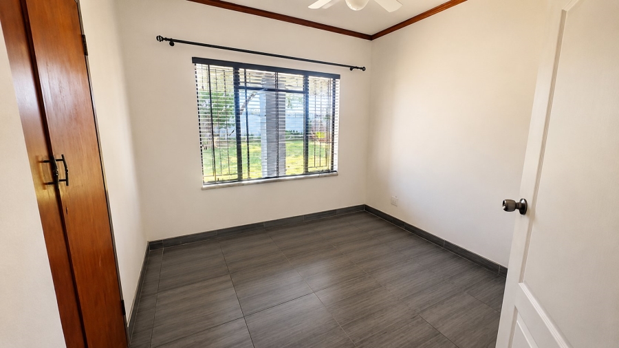 6 Bedroom Property for Sale in Flamwood North West